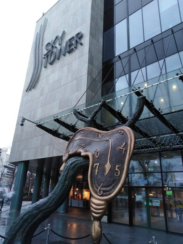 preview dali_profile_of_time